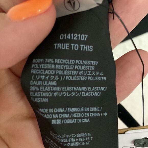 NWT- Volcom black simply seamless triangle bikini top- Size medium - Picture 12 of 12